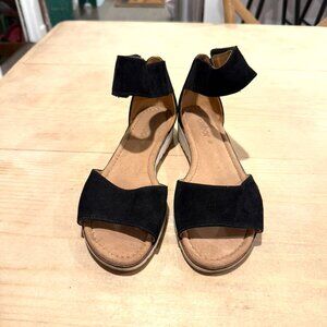 Gabor Suede Velcro Wedge Size 7.5